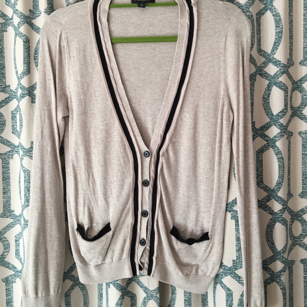 Banana republic cardigan size medium